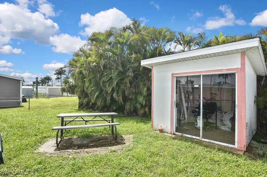 12161 Palm Drive Fort Myers FL 33908