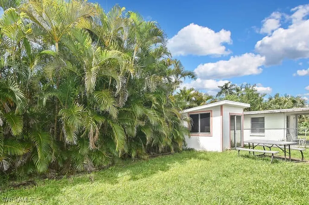 12161 Palm Drive Fort Myers FL 33908