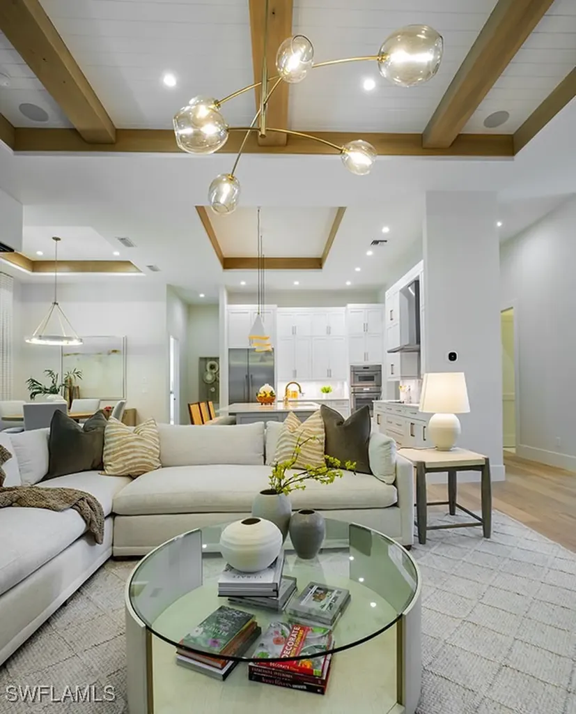 2950 Coco Lakes Way Naples FL 34105