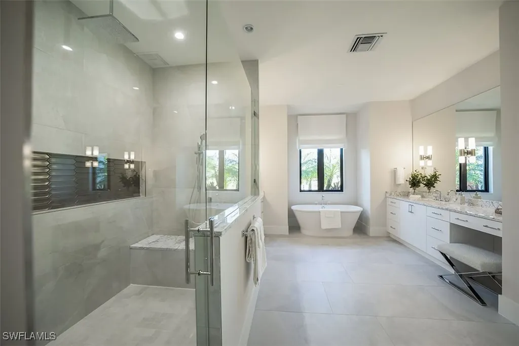 2950 Coco Lakes Way Naples FL 34105