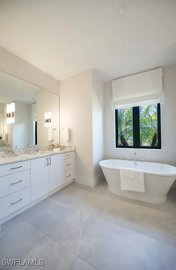 2950 Coco Lakes Way Naples FL 34105
