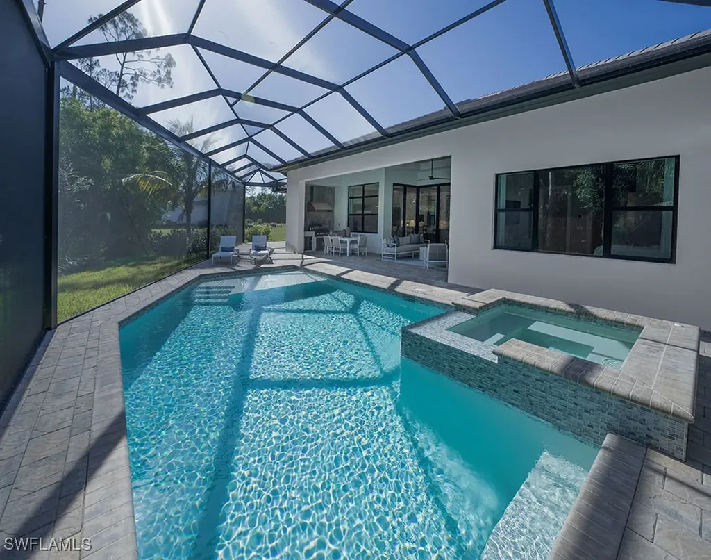 2950 Coco Lakes Way Naples FL 34105