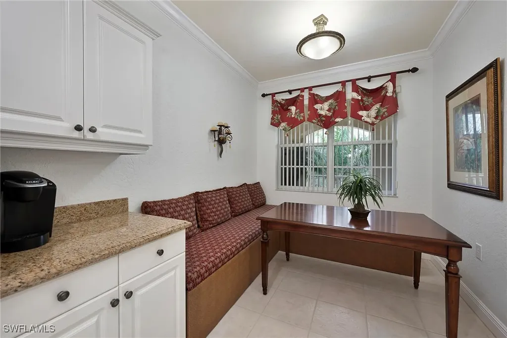 4844 Hampshire Court Naples FL 34112