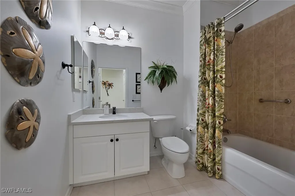 4844 Hampshire Court Naples FL 34112