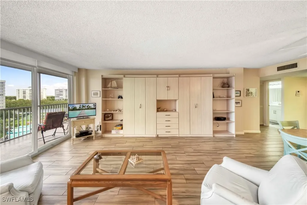 3 Bluebill Avenue Naples FL 34108