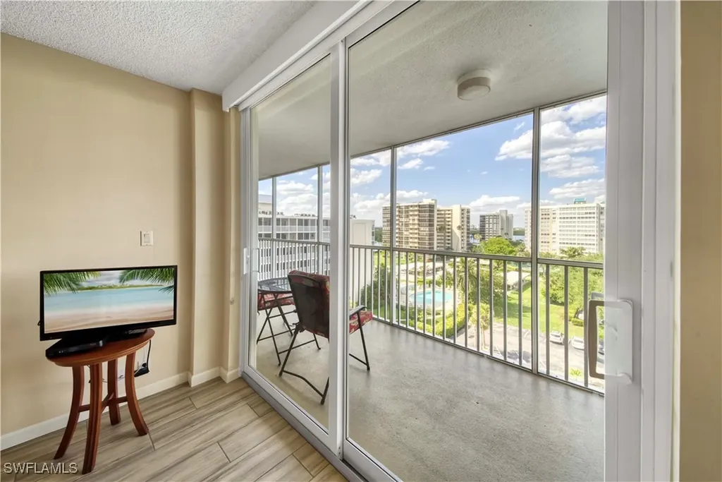 3 Bluebill Avenue Naples FL 34108