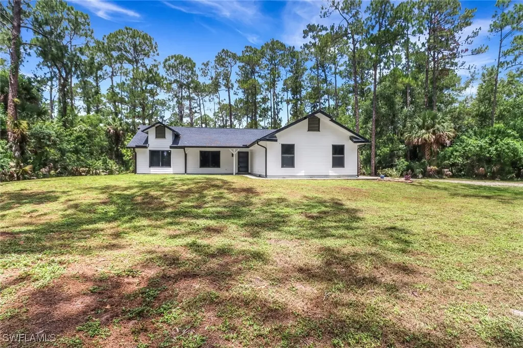 431 1st Street NW Naples FL 34120