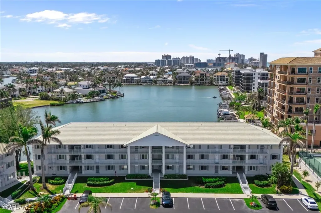 10682 Gulf Shore Drive Naples FL 34108