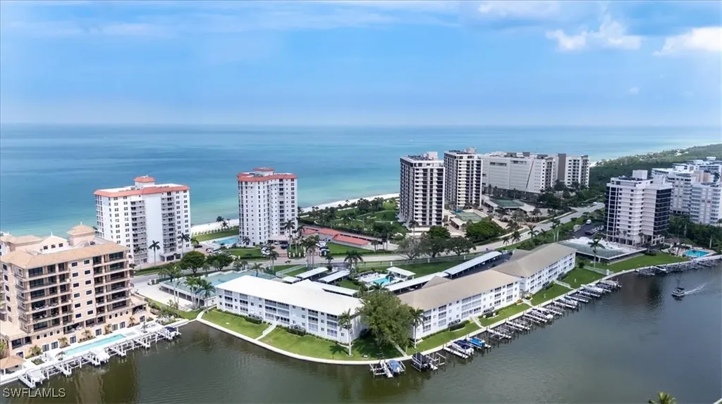 10682 Gulf Shore Drive Naples FL 34108