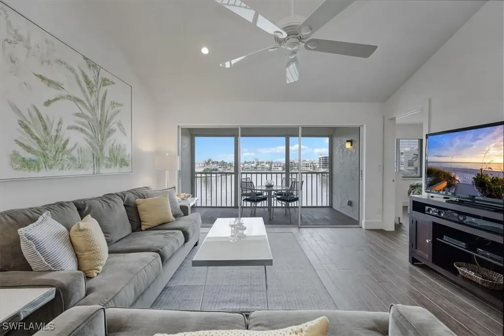 10682 Gulf Shore Drive Naples FL 34108