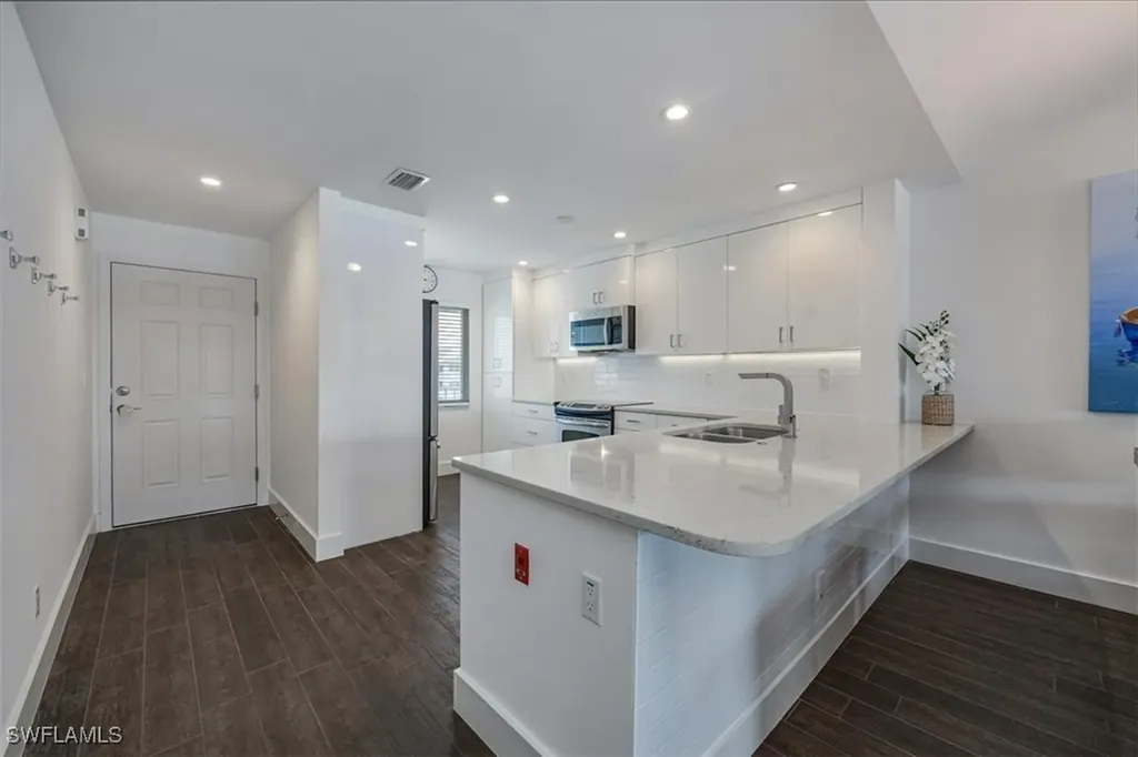 10682 Gulf Shore Drive Naples FL 34108