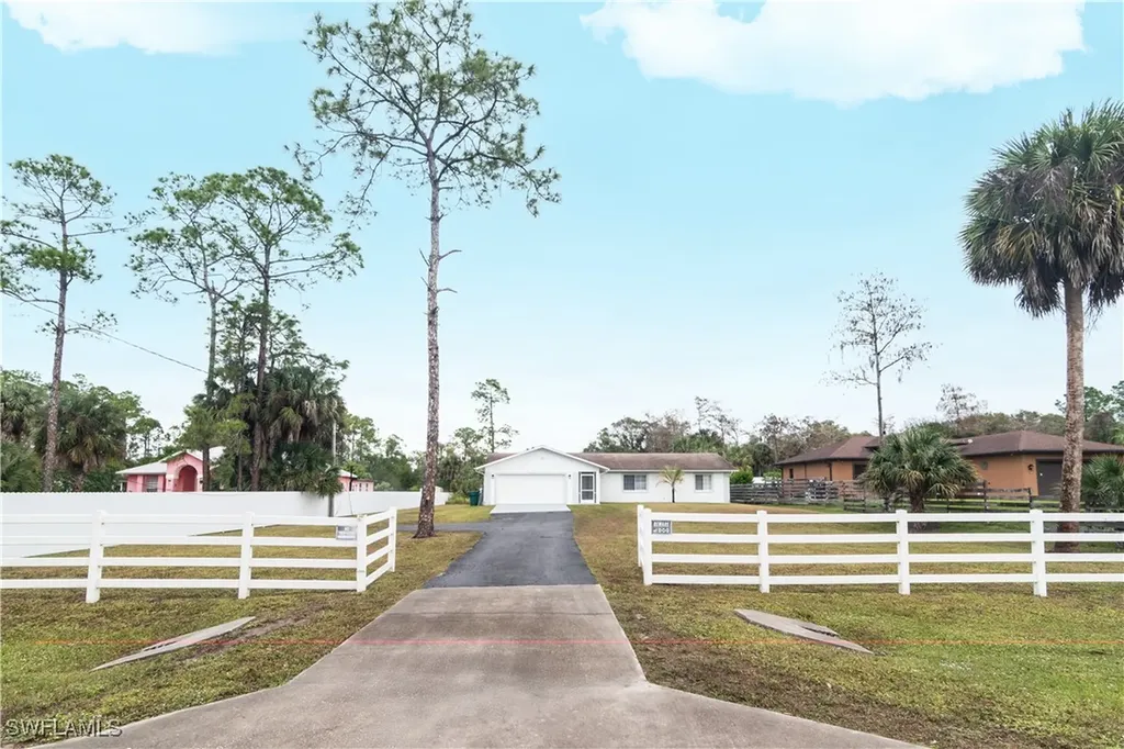 2911 6th Avenue SE Naples FL 34117