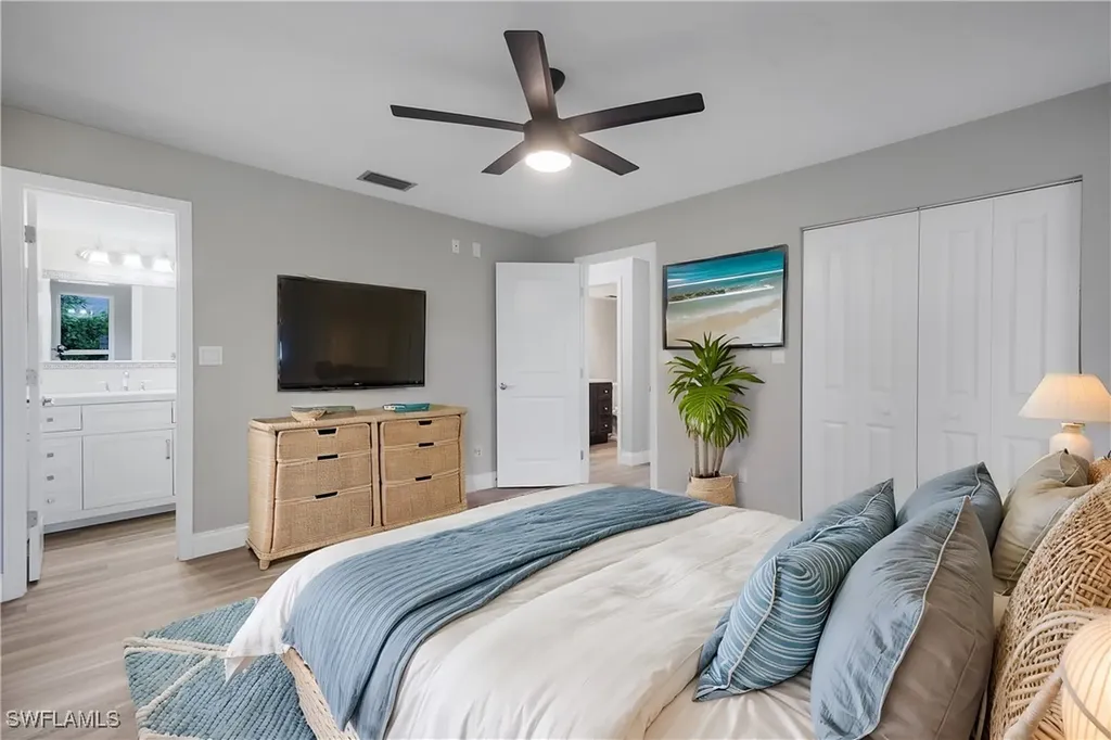 233 Yorkshire Court Naples FL 34112