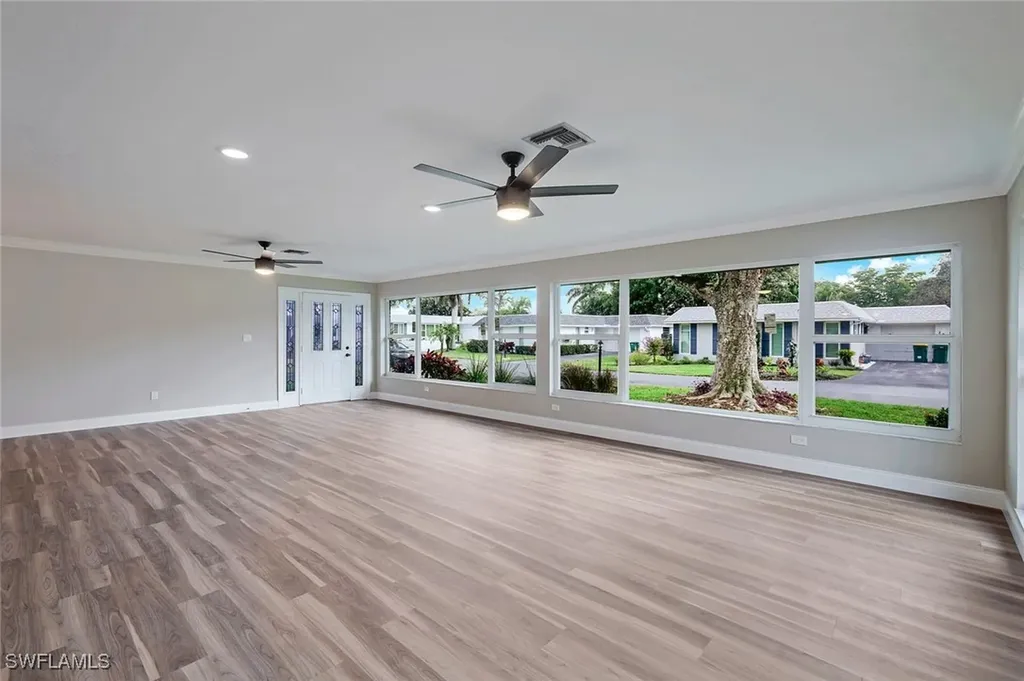 233 Yorkshire Court Naples FL 34112