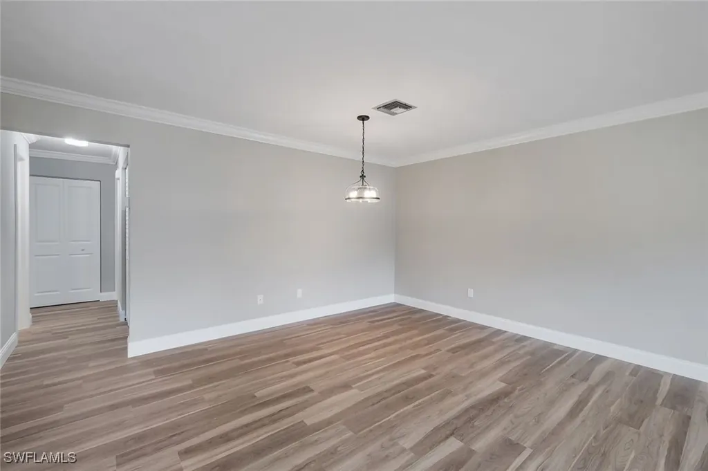 233 Yorkshire Court Naples FL 34112