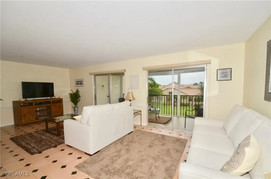 555 Park Shore Drive Naples FL 34103