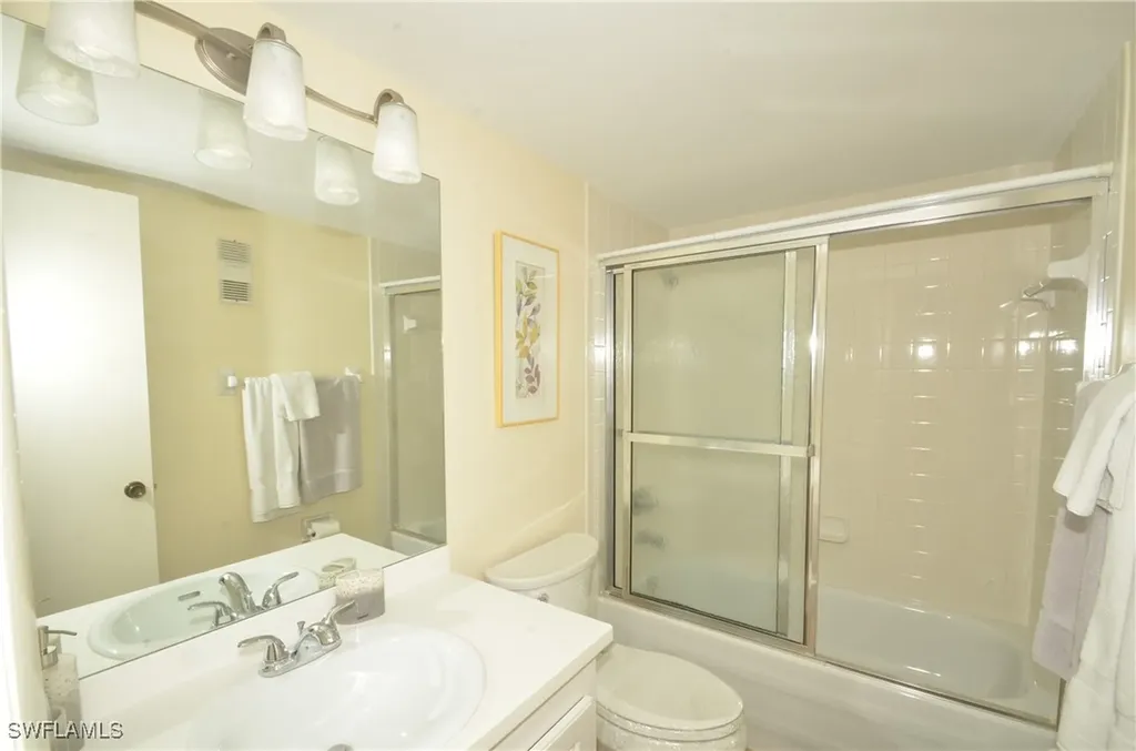 555 Park Shore Drive Naples FL 34103