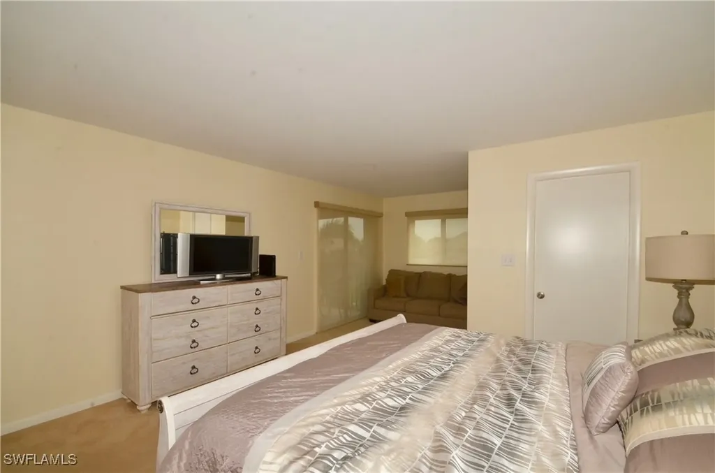 555 Park Shore Drive Naples FL 34103