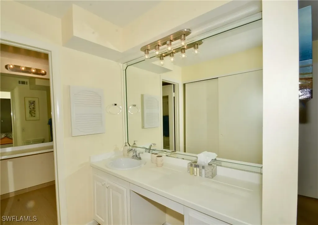 555 Park Shore Drive Naples FL 34103