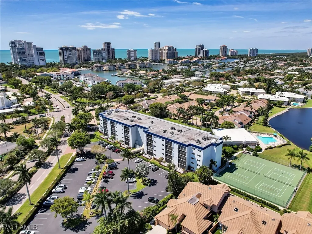 555 Park Shore Drive Naples FL 34103