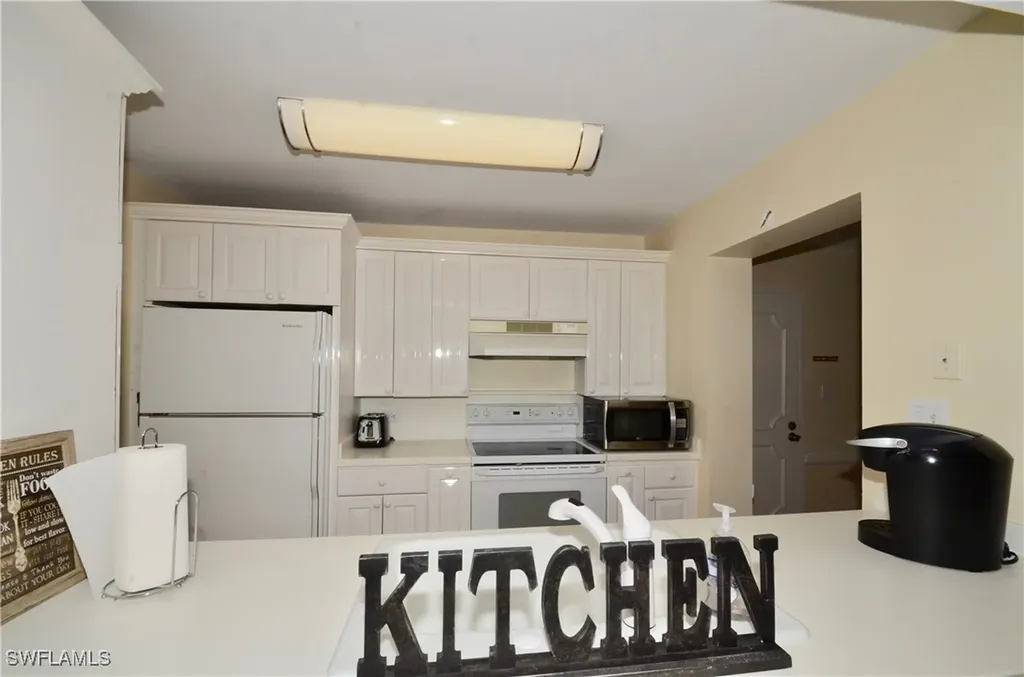 555 Park Shore Drive Naples FL 34103