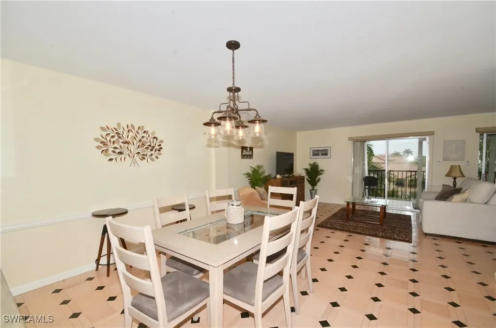 555 Park Shore Drive Naples FL 34103