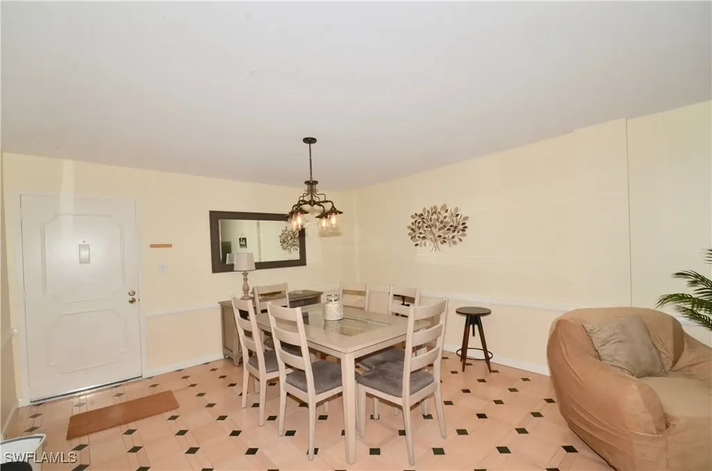 555 Park Shore Drive Naples FL 34103