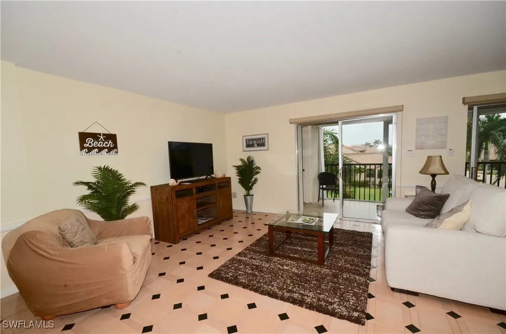 555 Park Shore Drive Naples FL 34103