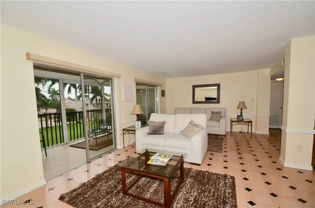 555 Park Shore Drive Naples FL 34103