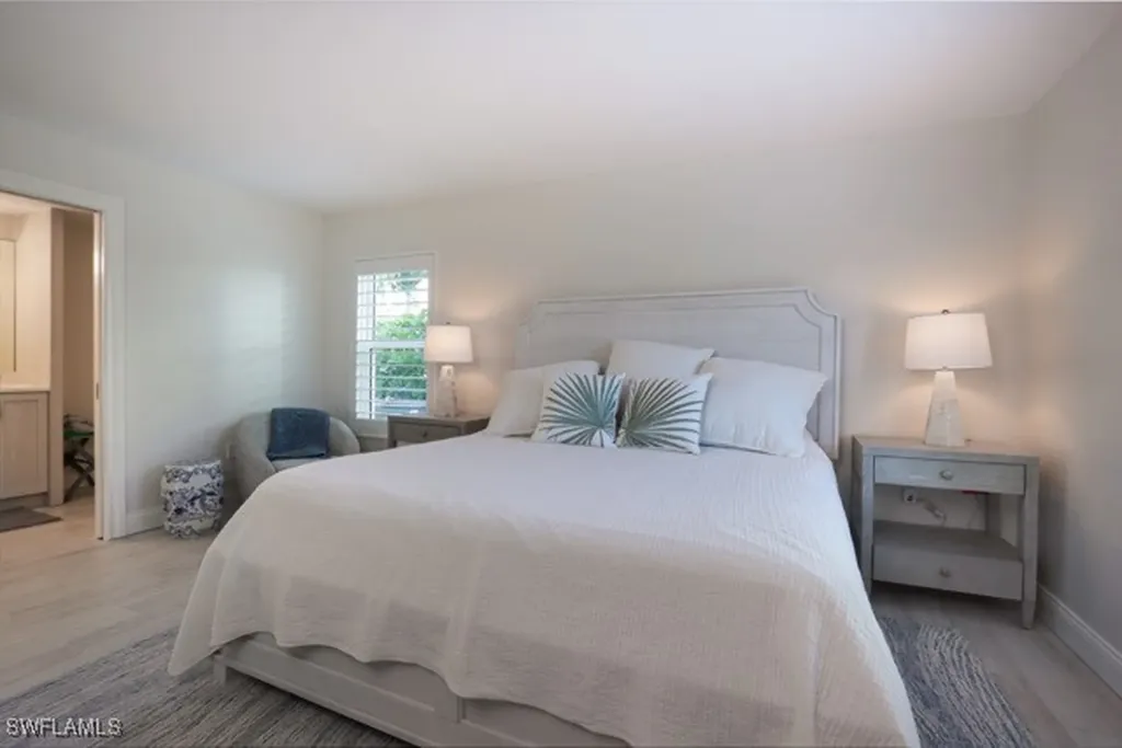 2850 Gulf Shore Boulevard N Naples FL 34103