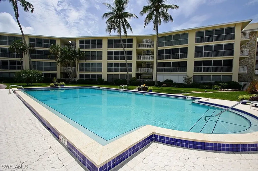 2850 Gulf Shore Boulevard N Naples FL 34103