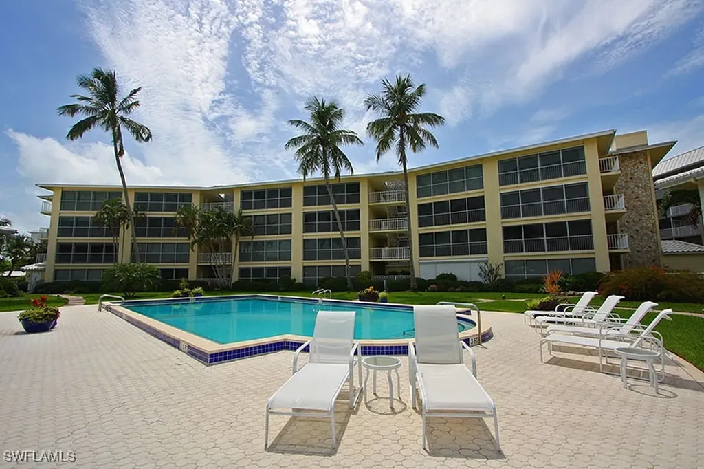2850 Gulf Shore Boulevard N Naples FL 34103