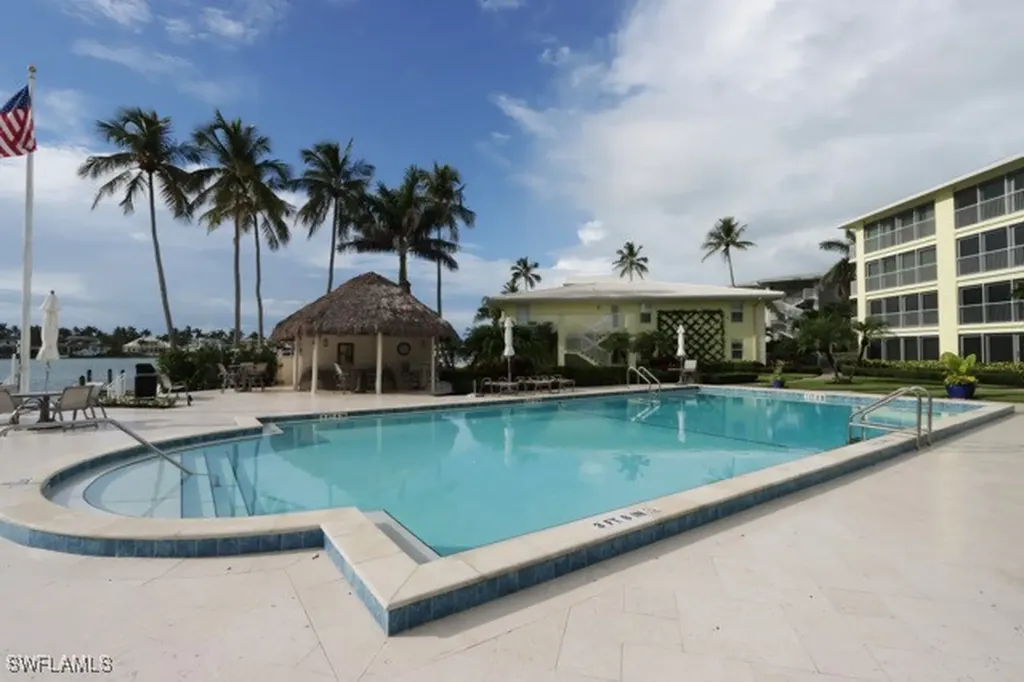 2850 Gulf Shore Boulevard N Naples FL 34103