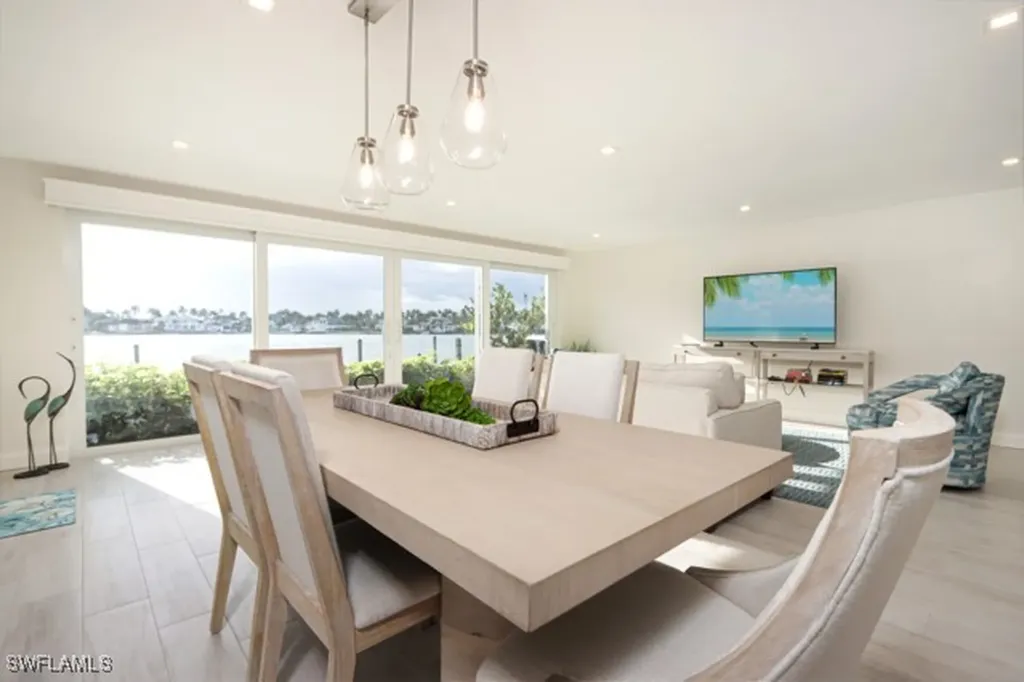 2850 Gulf Shore Boulevard N Naples FL 34103
