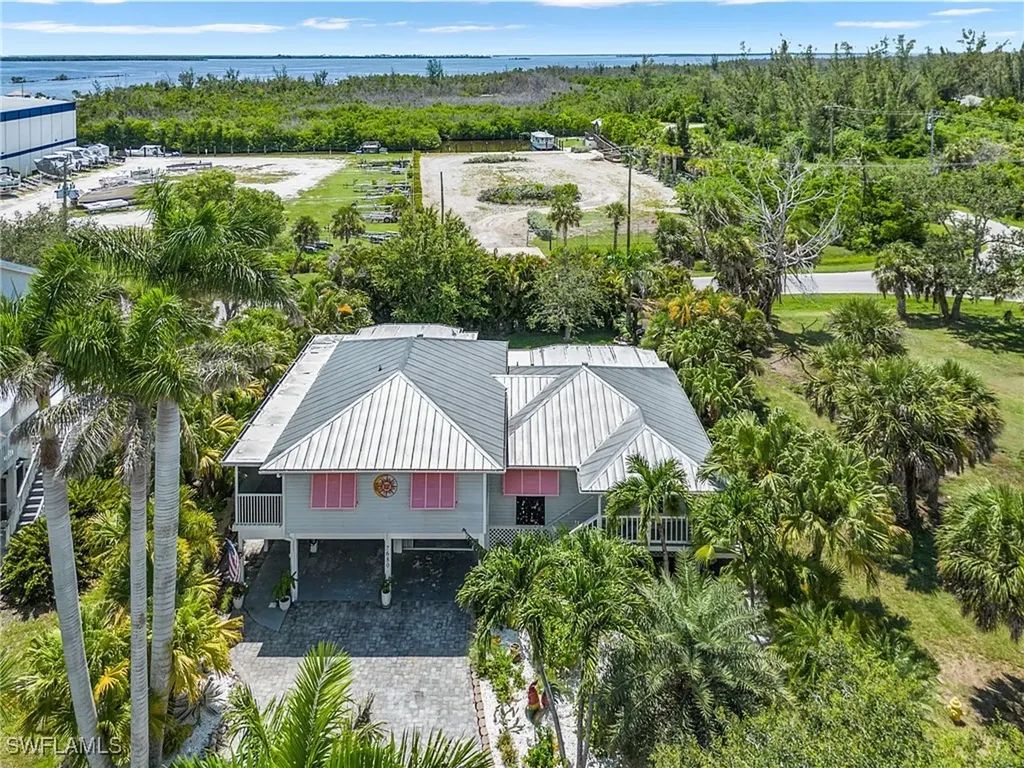 7680 Myrsine Circle Bokeelia FL 33922