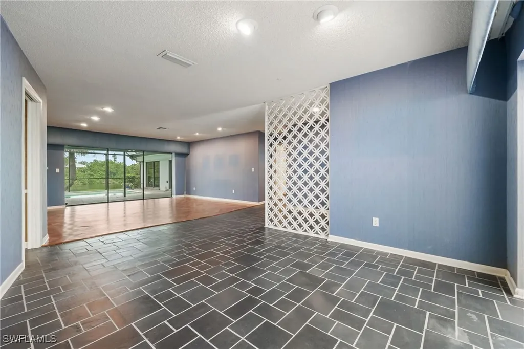 5453 Beaujolais Lane Fort Myers FL 33919