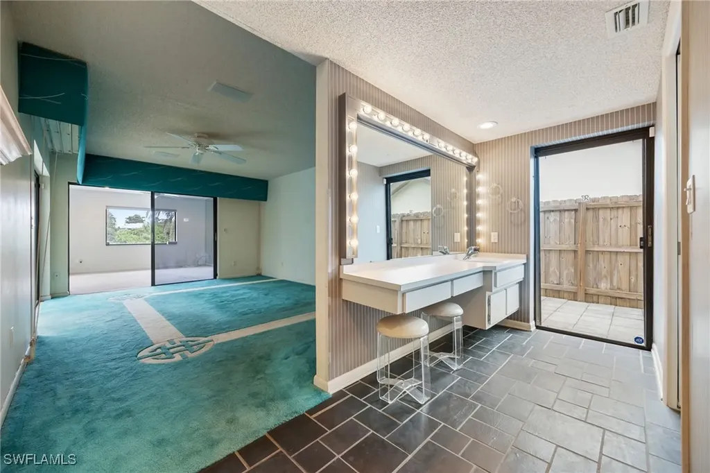 5453 Beaujolais Lane Fort Myers FL 33919