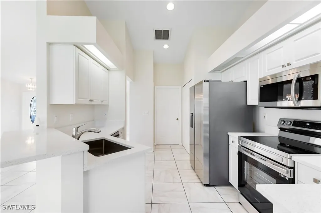 204 SE 19th Terrace Cape Coral FL 33990