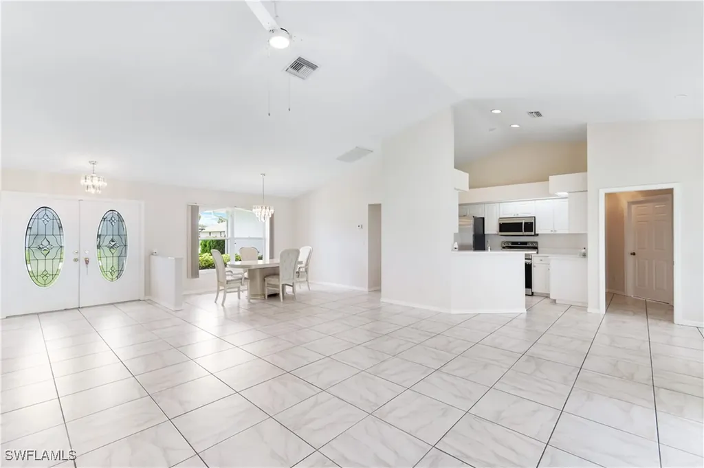 204 SE 19th Terrace Cape Coral FL 33990