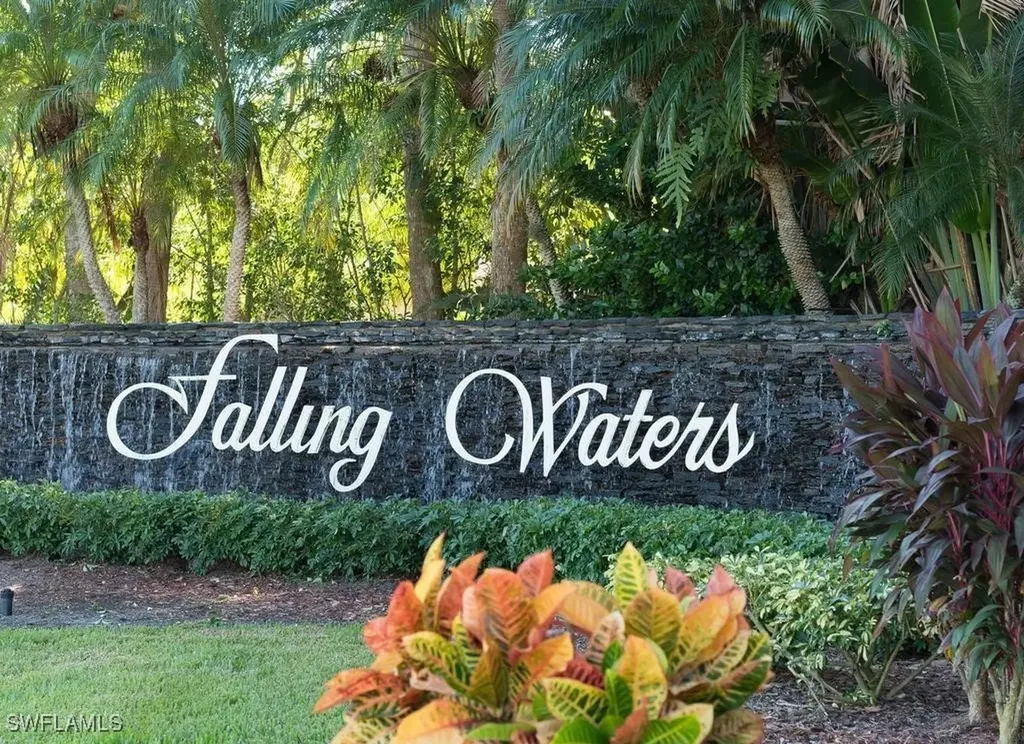2462 Hidden Lake Drive Naples FL 34112
