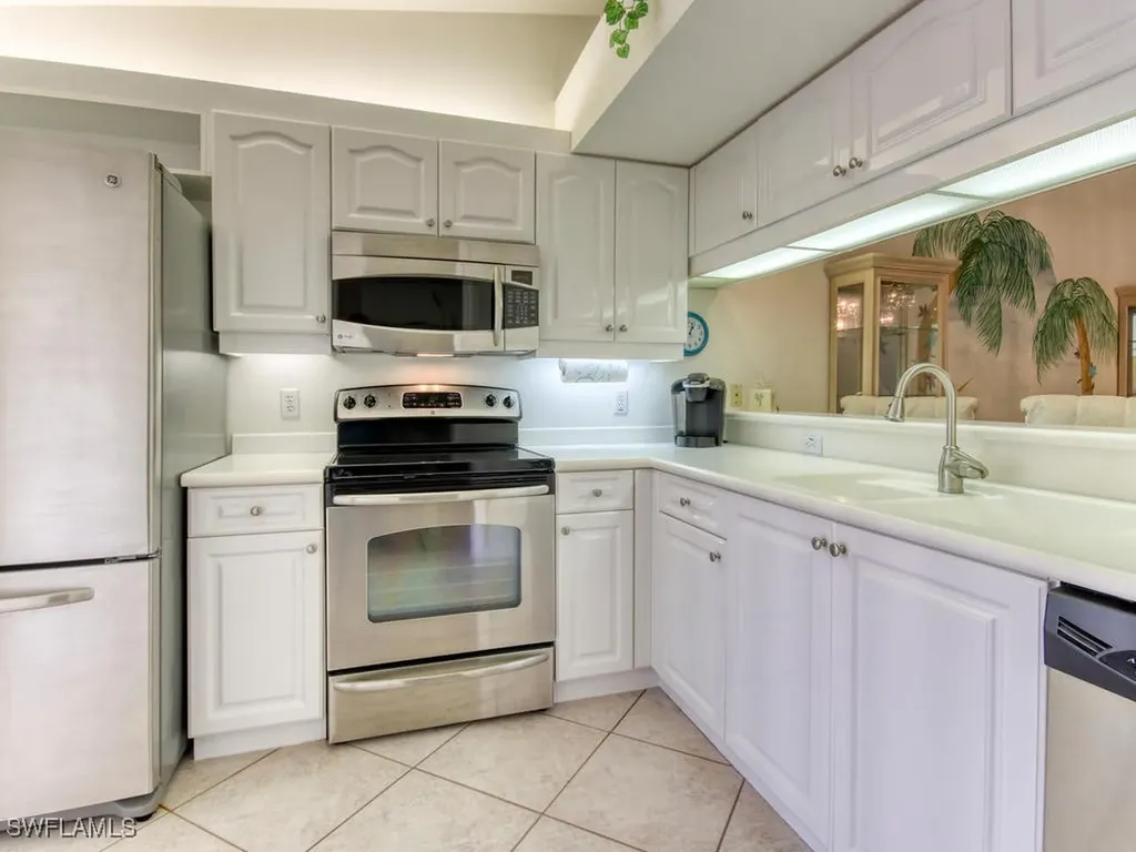 2462 Hidden Lake Drive Naples FL 34112