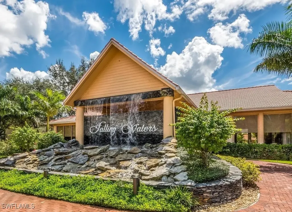 2462 Hidden Lake Drive Naples FL 34112