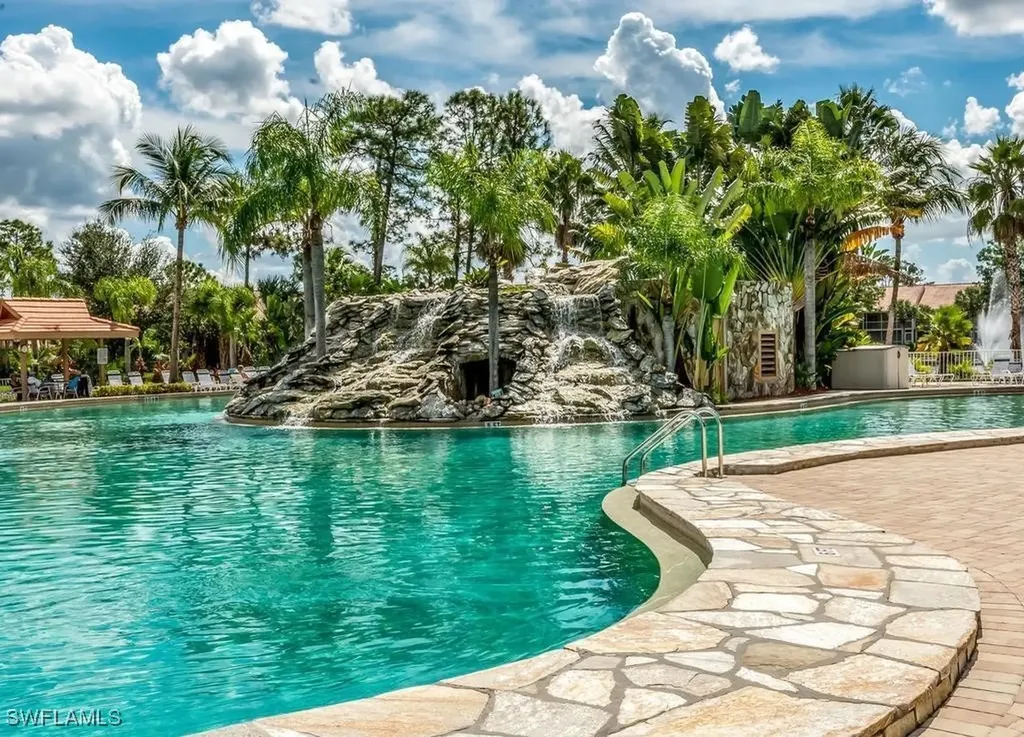 2462 Hidden Lake Drive Naples FL 34112
