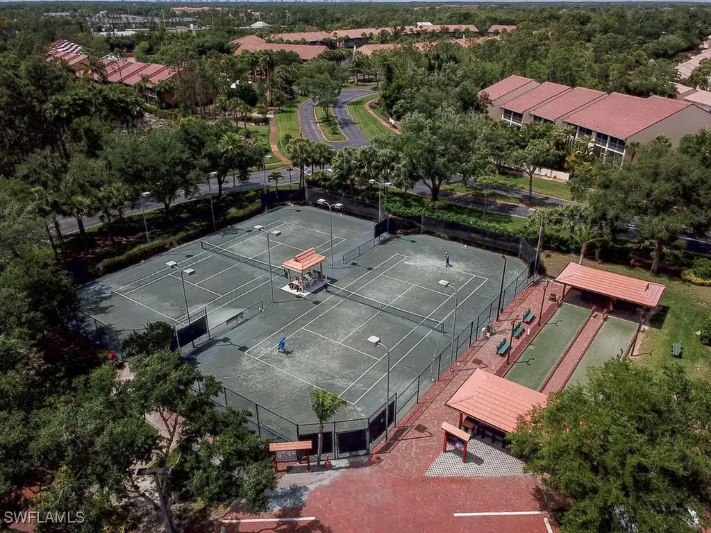 2462 Hidden Lake Drive Naples FL 34112