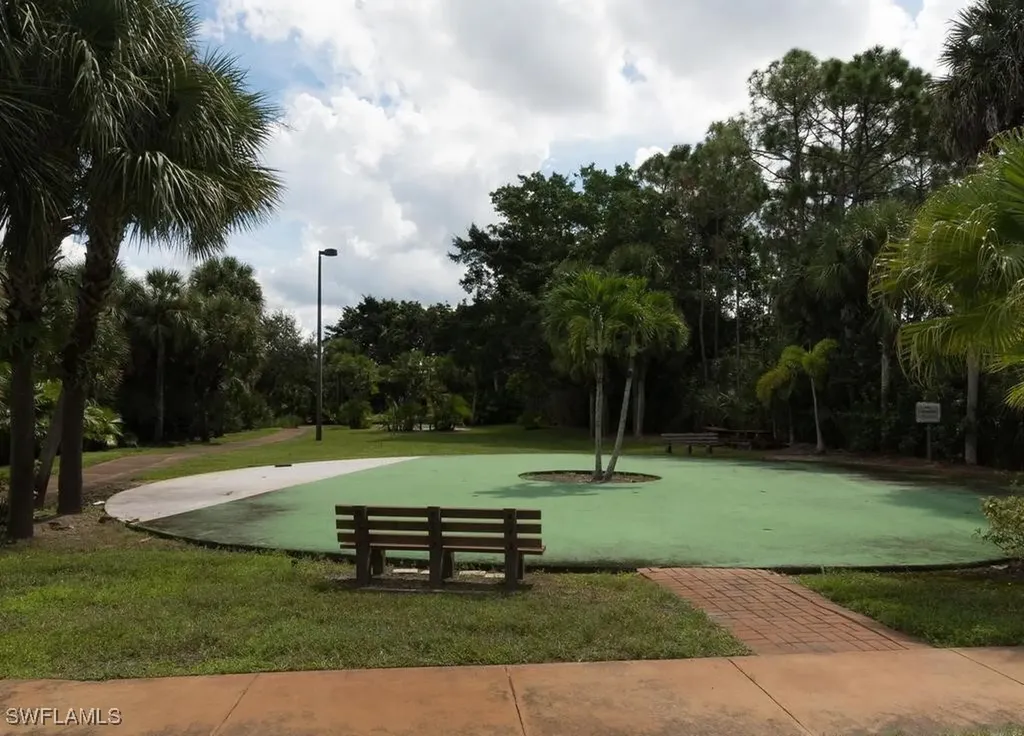 2462 Hidden Lake Drive Naples FL 34112