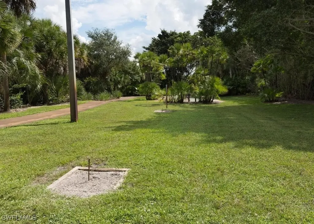 2462 Hidden Lake Drive Naples FL 34112