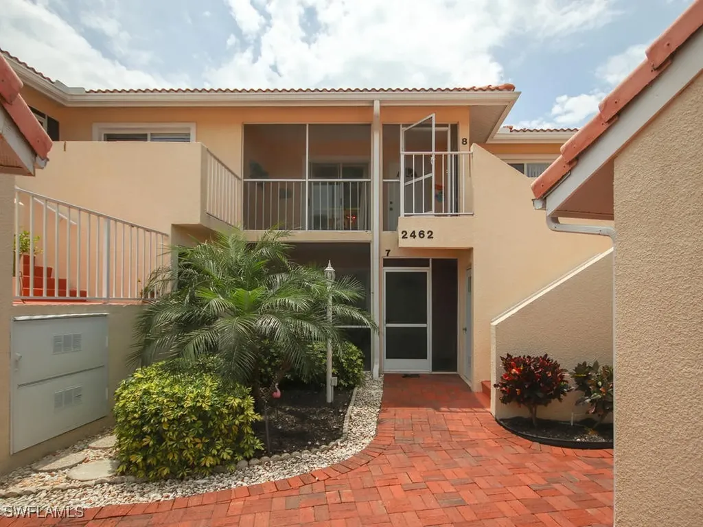 2462 Hidden Lake Drive Naples FL 34112