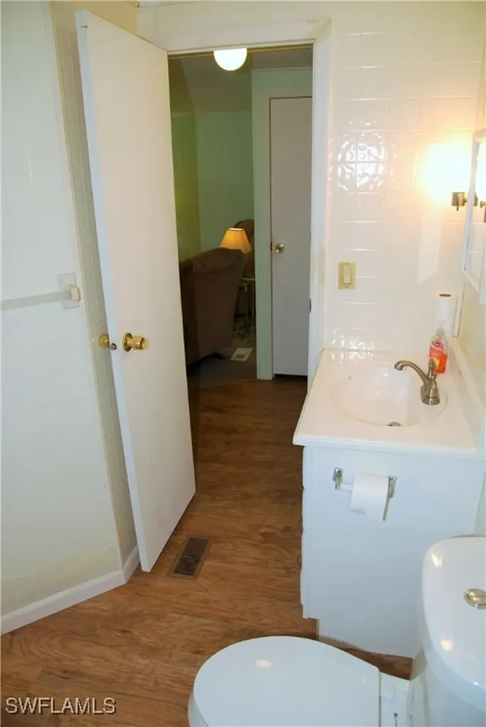 100 Snead Drive North Fort Myers FL 33903