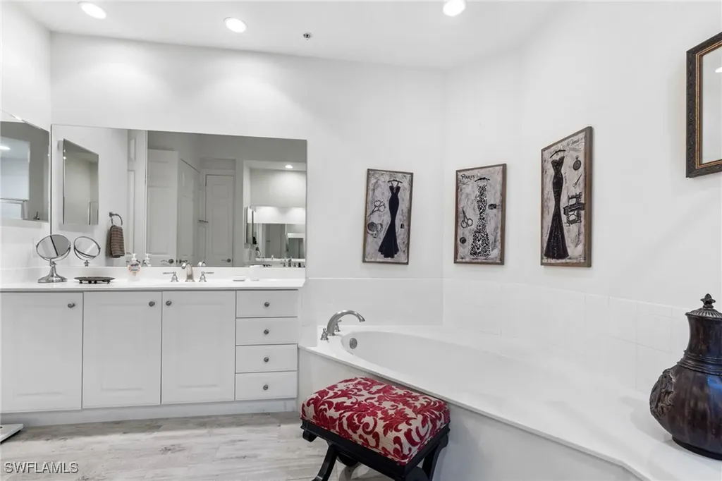 9079 Cascada Way Naples FL 34114