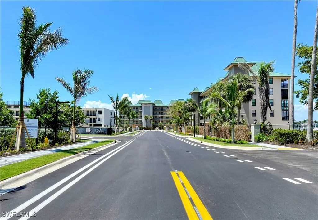 260 Southbay Drive Naples FL 34108